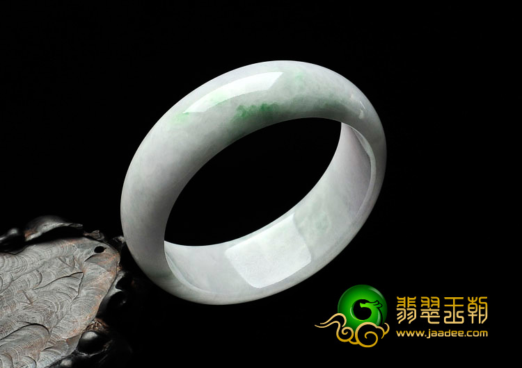 细糯种春带彩缅甸翡翠手镯（57mm）