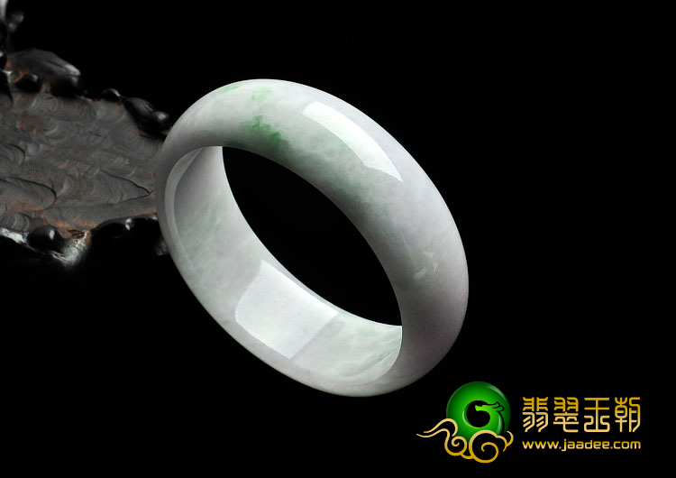 细糯种春带彩缅甸翡翠手镯（57mm）