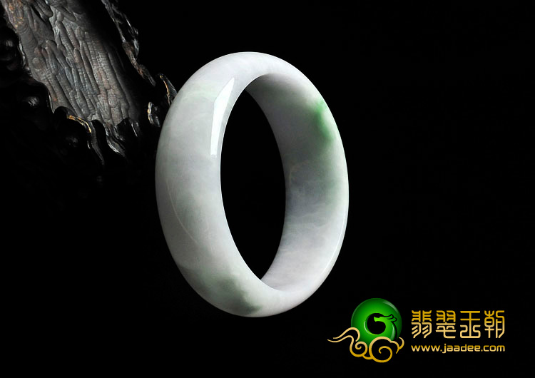 细糯种春带彩缅甸翡翠手镯（57mm）