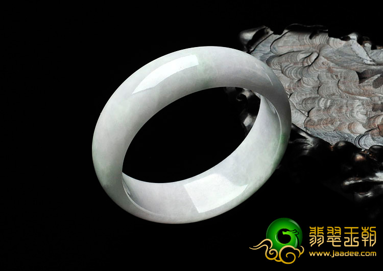 细糯种春带彩缅甸翡翠手镯（57mm）