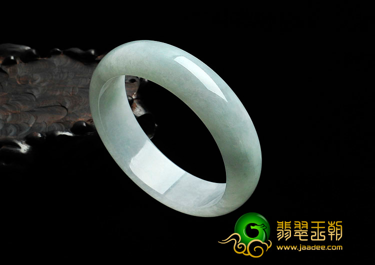 糯冰种晴水缅甸翡翠手镯（58.9mm）