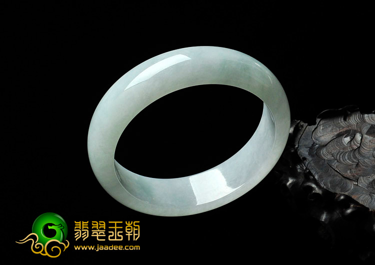 糯冰种晴水缅甸翡翠手镯（58.9mm）