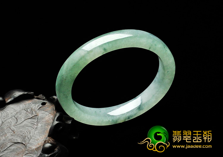 糯冰种飘花缅甸翡翠贵妃镯（51.6mm-44.3mm）