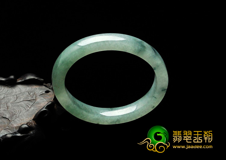 糯冰种飘花缅甸翡翠贵妃镯（51.6mm-44.3mm）