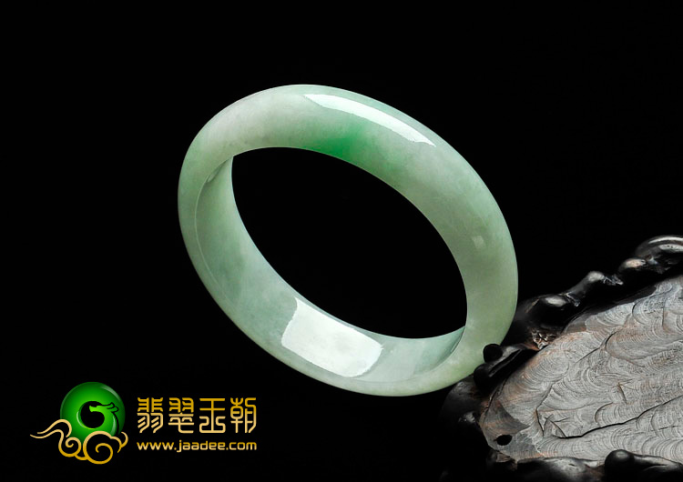 糯冰种飘翠缅甸翡翠手镯（53.8mm）