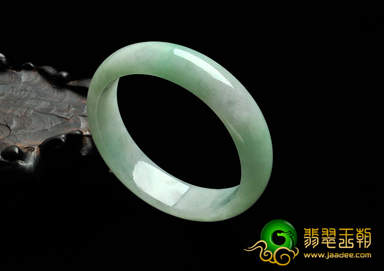 糯冰种飘翠缅甸翡翠手镯（53.8mm）