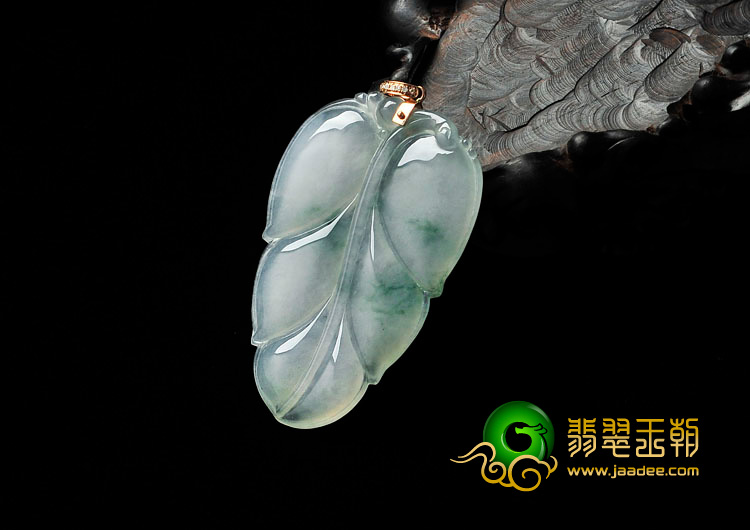 冰种飘花缅甸翡翠镶金扣叶子挂件