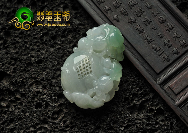 (超值推荐)糯冰种飘翠缅甸翡翠金玉满堂挂件