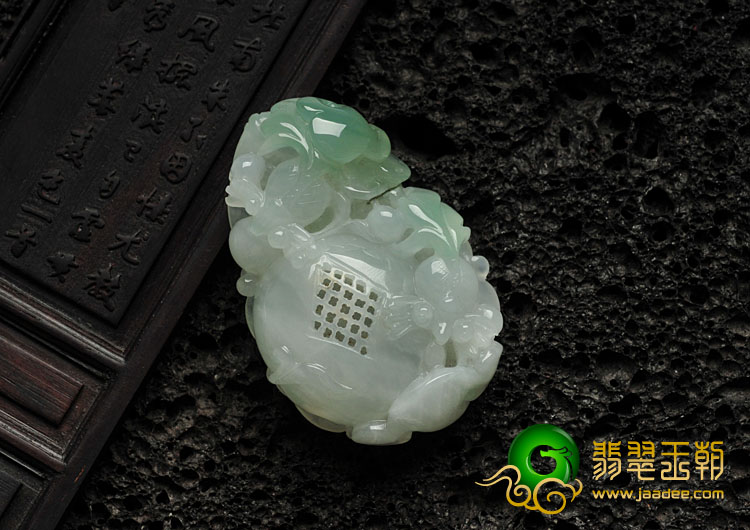 (超值推荐)糯冰种飘翠缅甸翡翠金玉满堂挂件