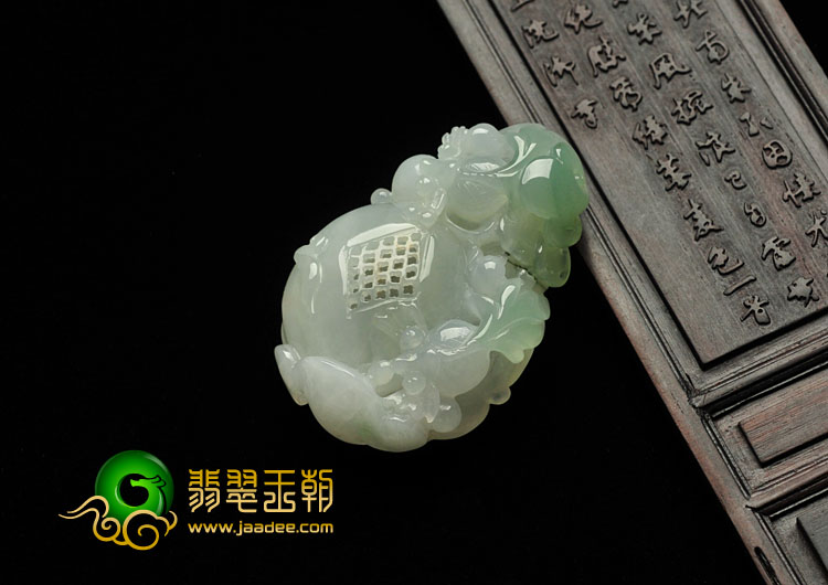 (超值推荐)糯冰种飘翠缅甸翡翠金玉满堂挂件