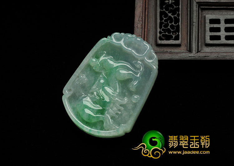 (超值推荐)糯冰种翠色缅甸翡翠如意牌挂件