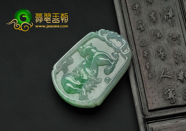 (超值推荐)糯冰种翠色缅甸翡翠如意牌挂件