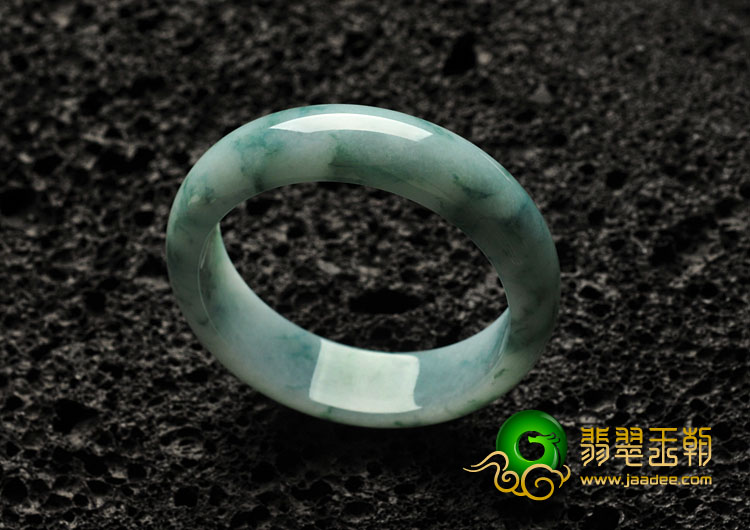 糯冰种飘花缅甸翡翠手镯（53mm）