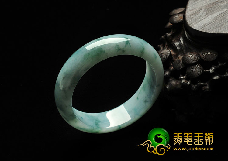 糯冰种飘花缅甸翡翠手镯（53mm）