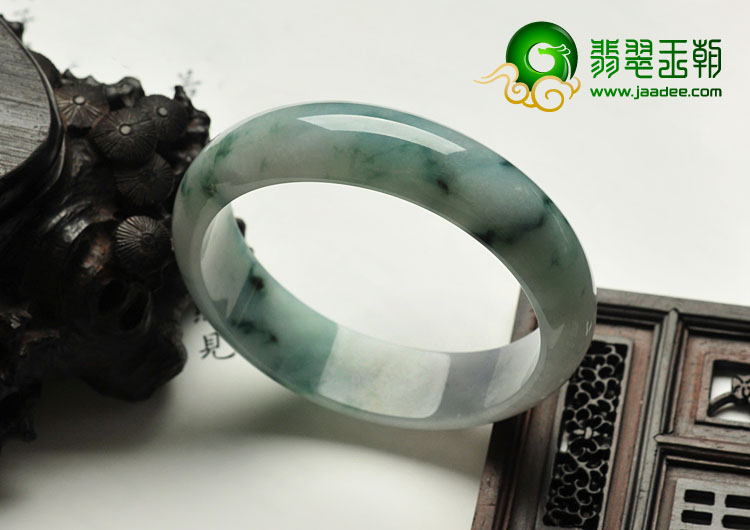 糯冰种飘花缅甸翡翠手镯（59.5mm）
