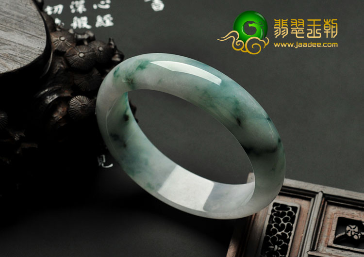 糯冰种飘花缅甸翡翠手镯（59.5mm）