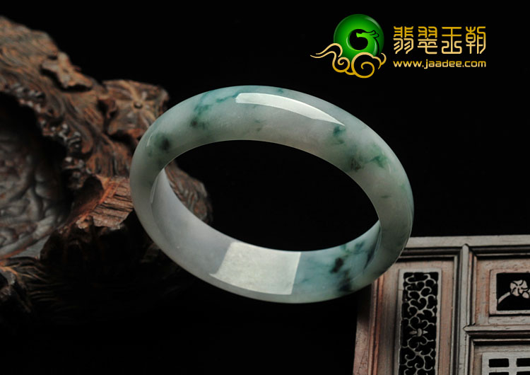 糯冰种飘花缅甸翡翠手镯（59.5mm）