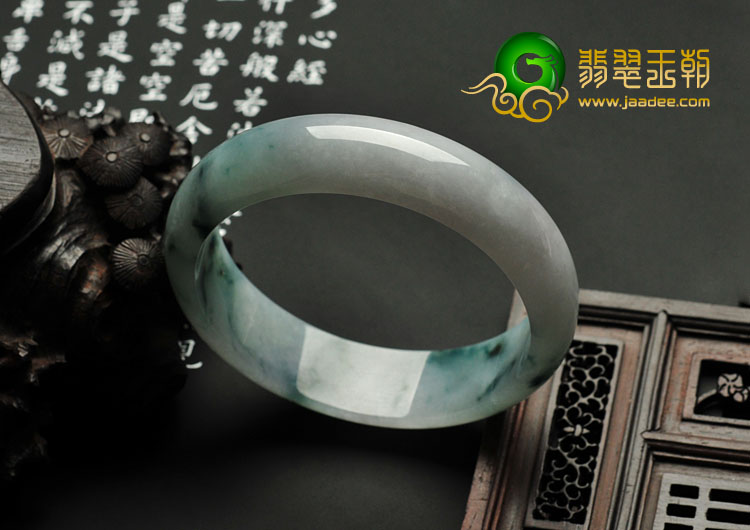 糯冰种飘花缅甸翡翠手镯（59.5mm）