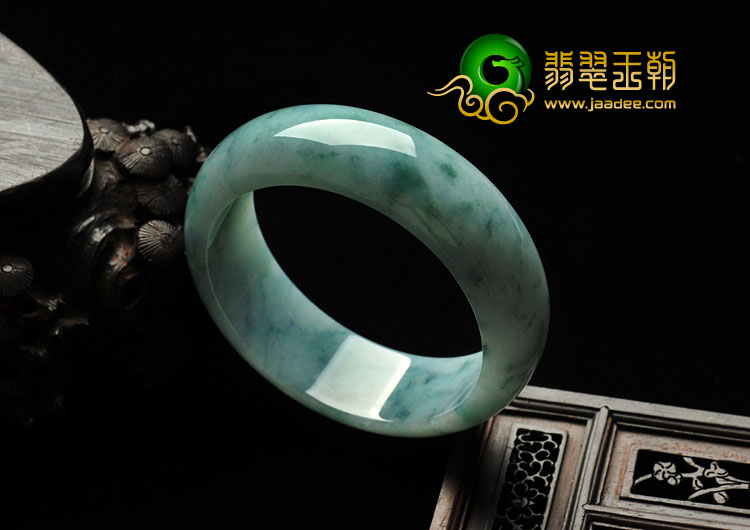 糯冰种飘花缅甸翡翠手镯（59.6mm）