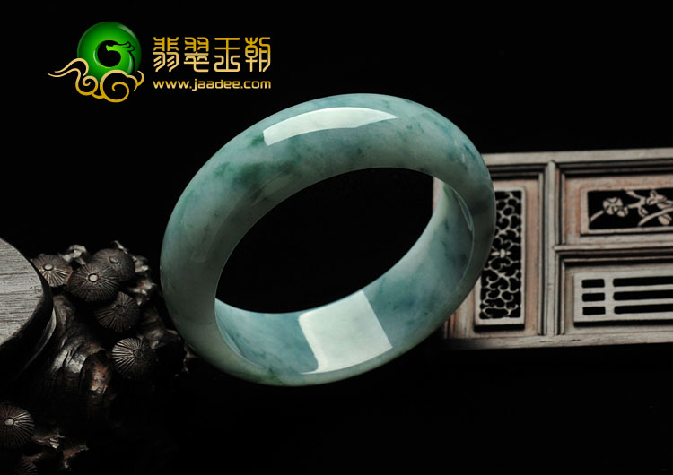 糯冰种飘花缅甸翡翠手镯（59.6mm）