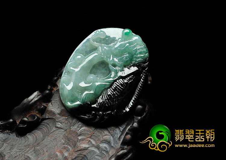 糯冰种黑色晴水缅甸翡翠鱼龙挂件