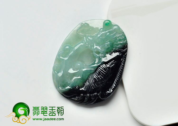 糯冰种黑色晴水缅甸翡翠鱼龙挂件