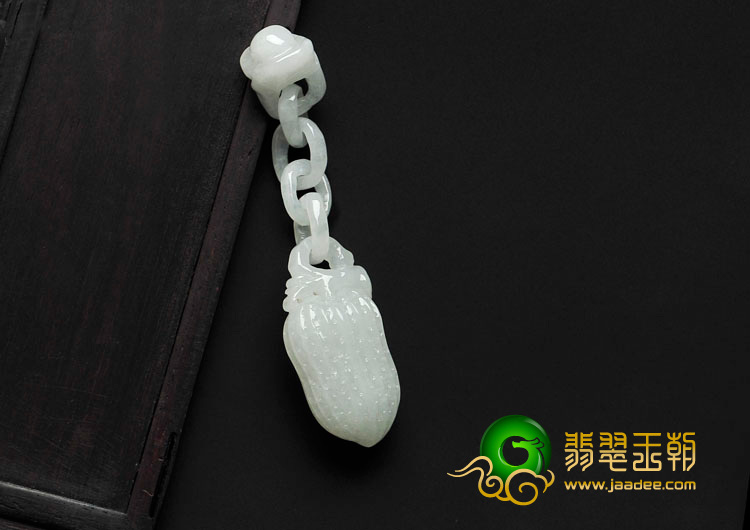 糯冰种缅甸翡翠花生挂件