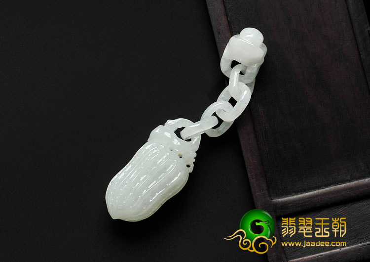 糯冰种缅甸翡翠花生挂件