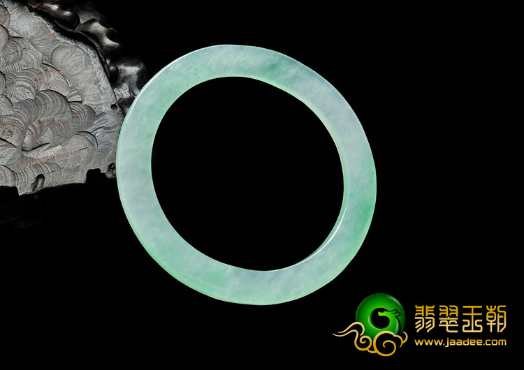 冰种绿晴水缅甸翡翠聚财环（52.2mm-48.3mm）