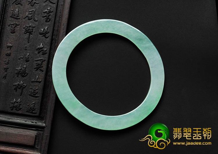 冰种绿晴水缅甸翡翠聚财环（52.2mm-48.3mm）