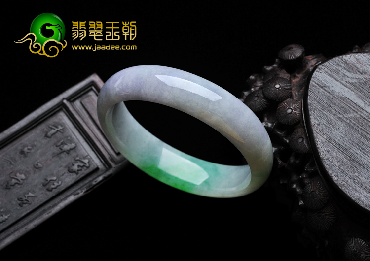 糯冰种春带彩缅甸翡翠手镯（58.7mm）