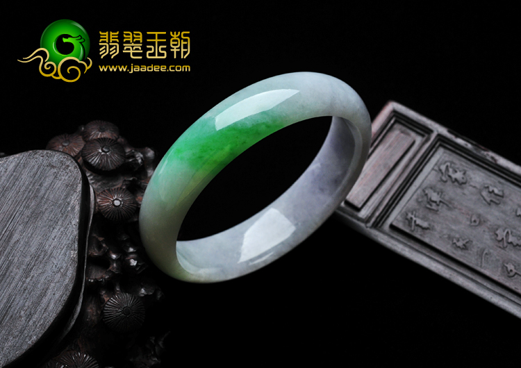 糯冰种春带彩缅甸翡翠手镯（58.7mm）