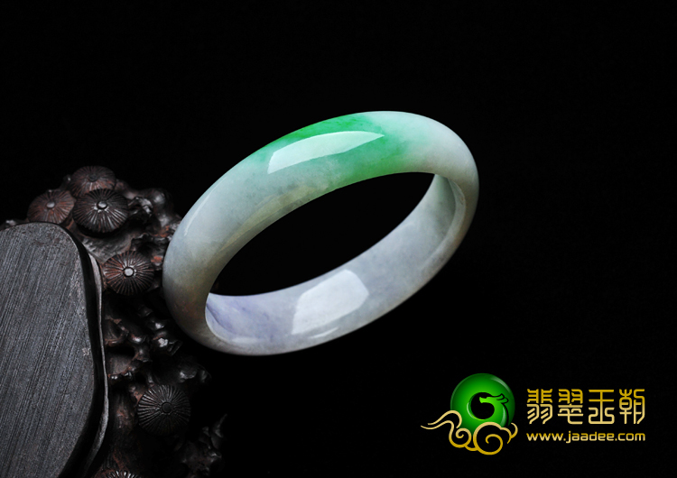 糯冰种春带彩缅甸翡翠手镯（58.7mm）