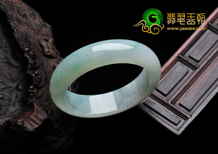糯冰种绿晴水缅甸翡翠手镯（58.2mm）