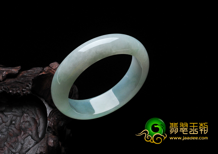 糯冰种绿晴水缅甸翡翠手镯（58.2mm）