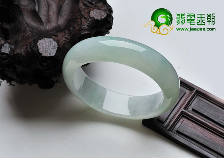 糯冰种绿晴水缅甸翡翠手镯（58.2mm）