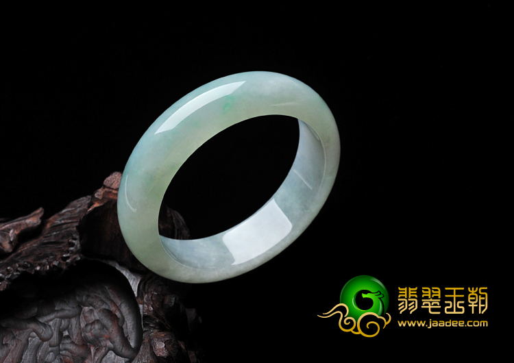 糯冰种绿晴水缅甸翡翠手镯（58.2mm）