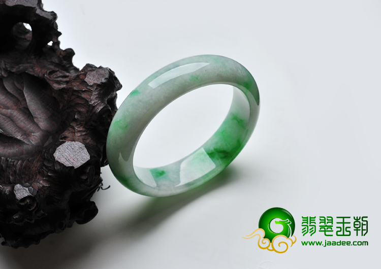 糯冰种飘翠缅甸翡翠手镯（59.3mm）