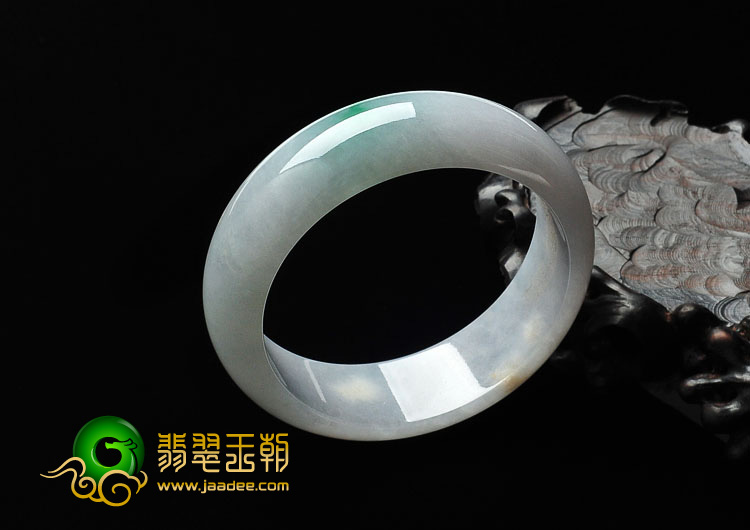 糯冰种春带彩缅甸翡翠手镯（56mm）