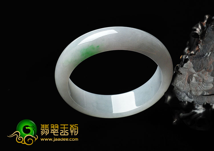 糯冰种春带彩缅甸翡翠手镯（57.8mm）