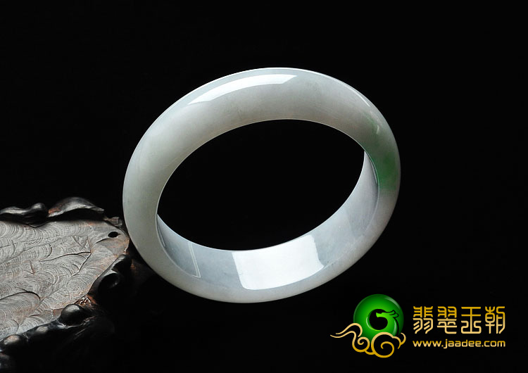 糯冰种春带彩缅甸翡翠手镯（57.8mm）