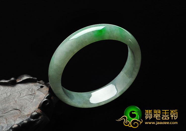 糯冰种翠色缅甸翡翠手镯（57.4mm）