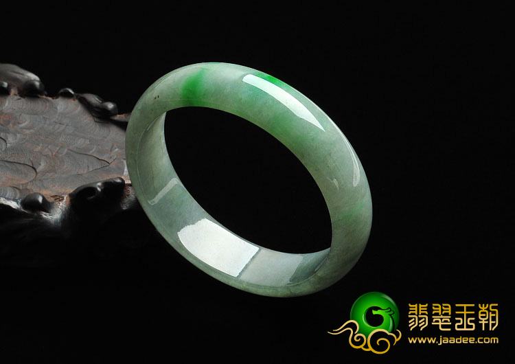 糯冰种翠色缅甸翡翠手镯（57.4mm）