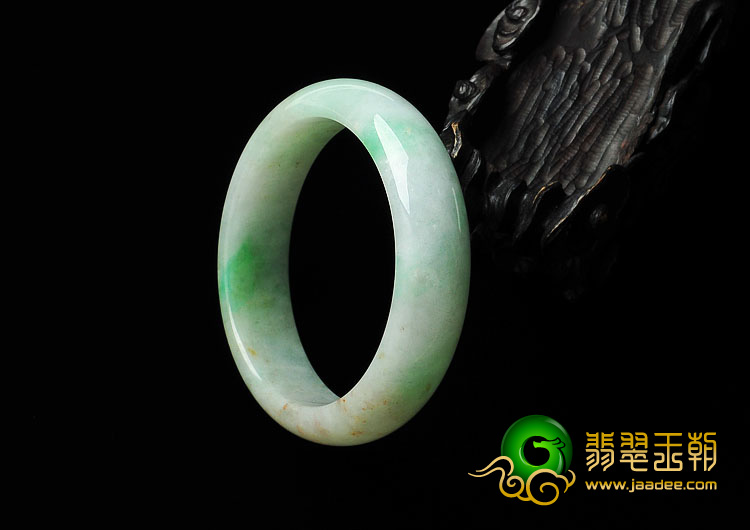 糯冰种三彩缅甸翡翠手镯（53.1mm）