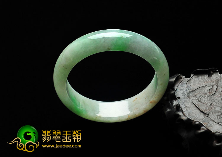 糯冰种三彩缅甸翡翠手镯（53.1mm）