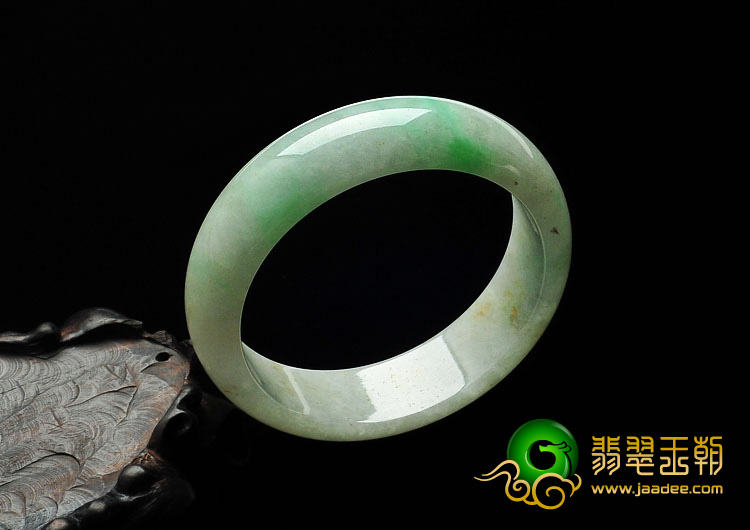 糯冰种三彩缅甸翡翠手镯（56.7mm）