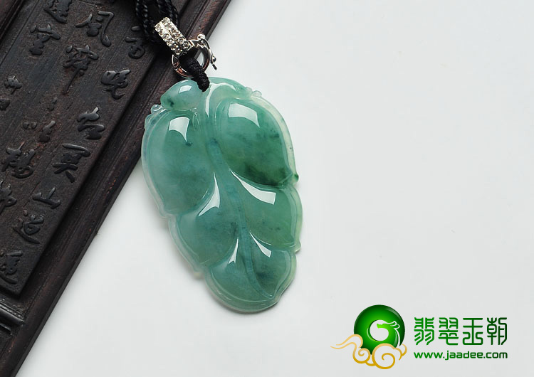 冰种飘花缅甸翡翠叶子挂件