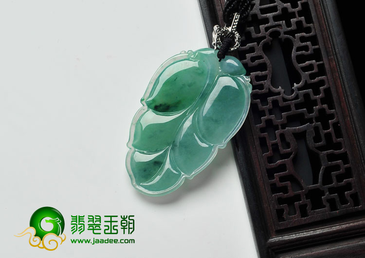 冰种飘花缅甸翡翠叶子挂件