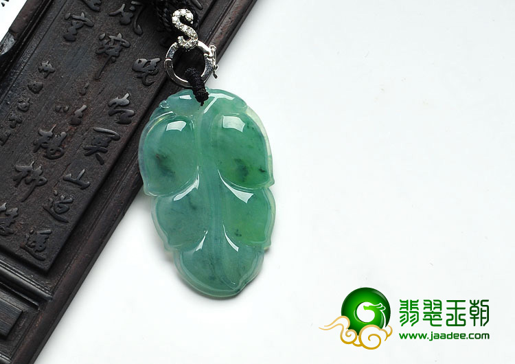 冰种飘花缅甸翡翠叶子挂件