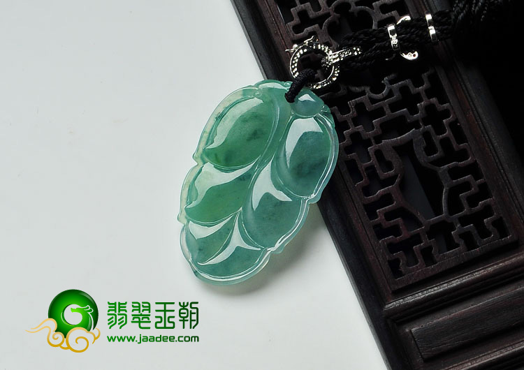 冰种飘花缅甸翡翠叶子挂件